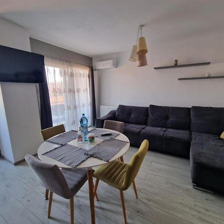 Gray Apartment Nearby Amethyst & Vivo Mall Floreşti Exterior foto