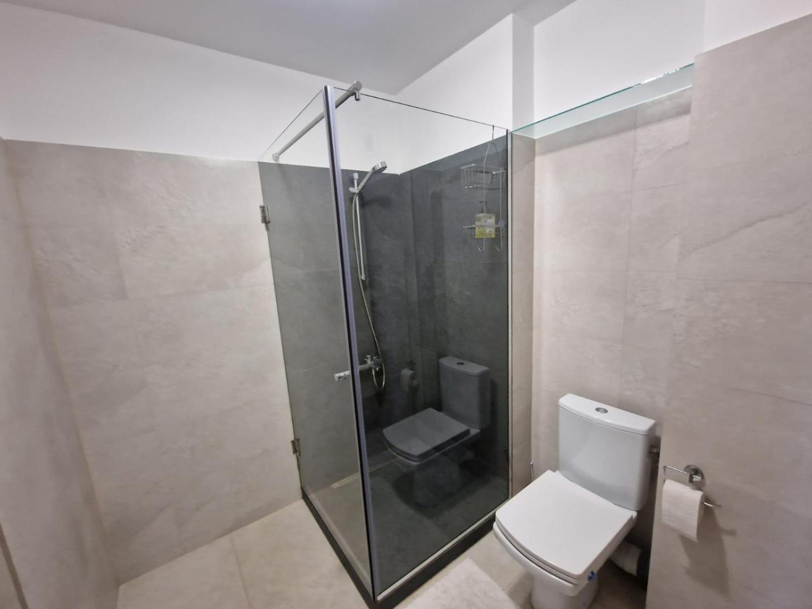Gray Apartment Nearby Amethyst & Vivo Mall Floreşti Exterior foto